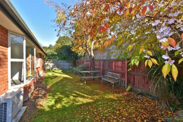 Photo of property in 2/41 Brodie Street, Ilam, Christchurch, 8041