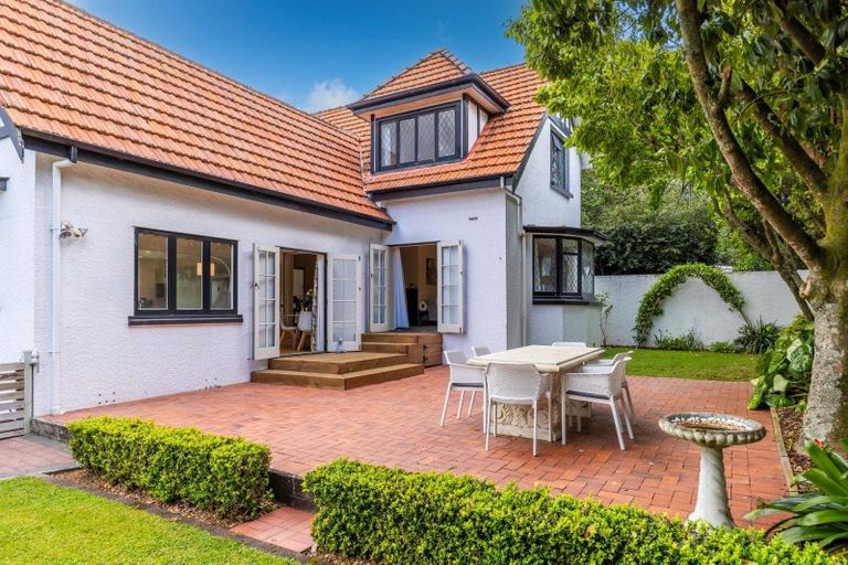 Photo of property in 2 Clifton Road, Hamilton Central, Hamilton, 3204