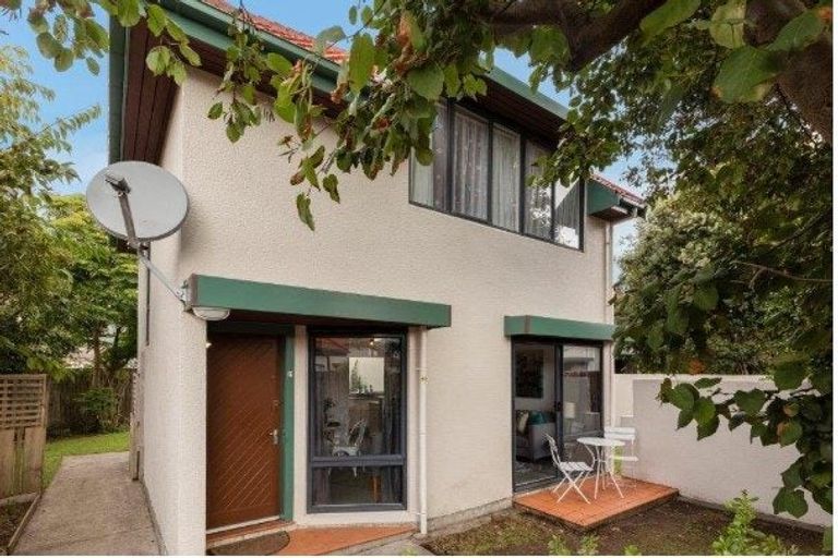 Photo of property in 21 Mcbain Grove, Avalon, Lower Hutt, 5011