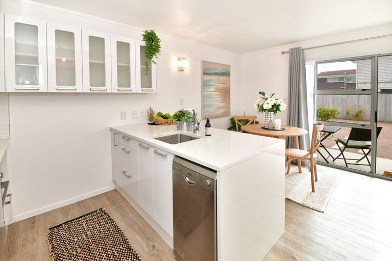 Photo of property in 3/420a Hibiscus Coast Highway, Orewa, 0931