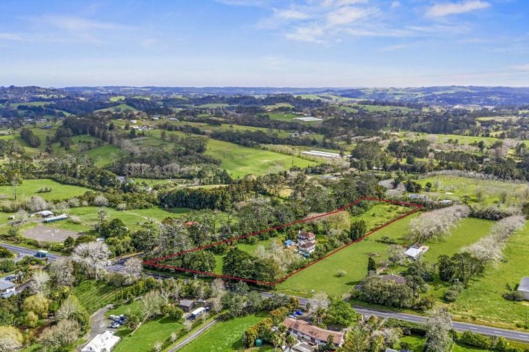 Photo of property in 86 Tawa Road, Kumeu, 0891