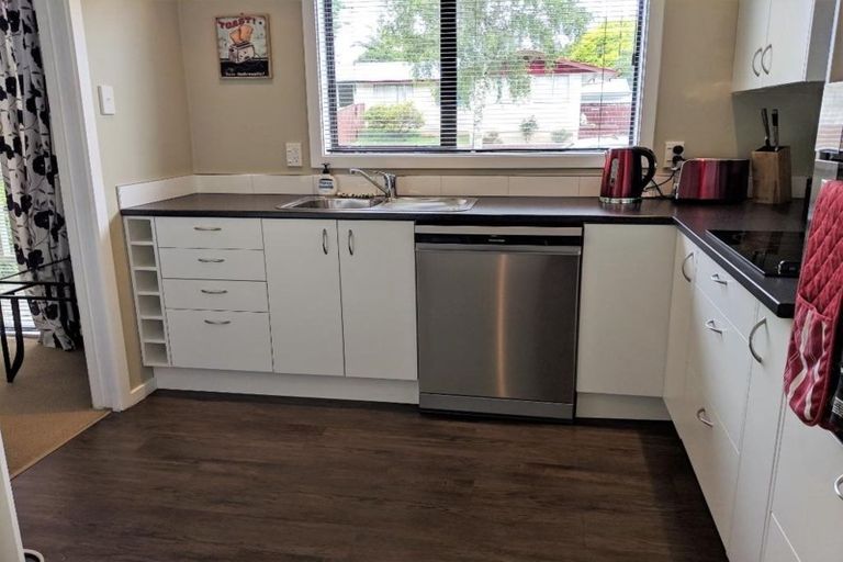 Photo of property in 1/6 Gemstone Drive, Birchville, Upper Hutt, 5018