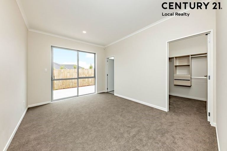 Photo of property in 1 Huahua Crescent, Papakura, 2110