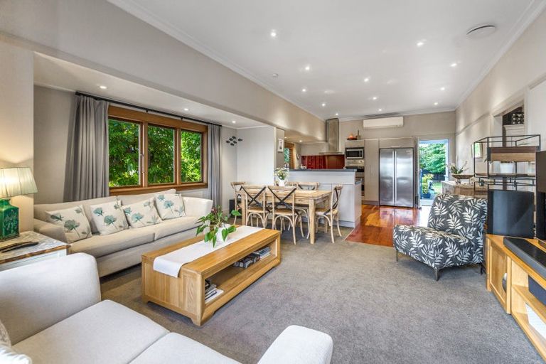 Photo of property in 6 Waterfront Road, Mangere Bridge, Auckland, 2022