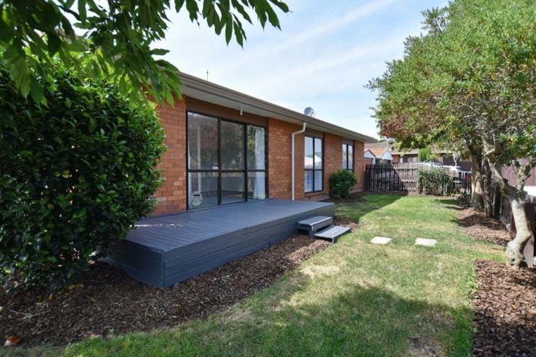 Photo of property in 1/126b Inwoods Close, Parklands, Christchurch, 8083