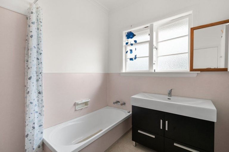 Photo of property in 3 Worcester Street, Levin, 5510