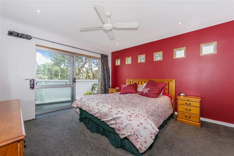 Photo of property in 12 Moreton Drive, Manly, Whangaparaoa, 0930