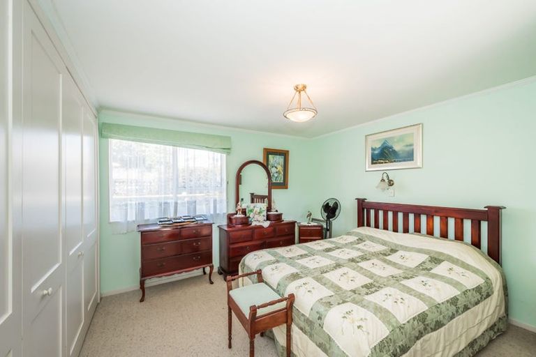 Photo of property in 20 Freyberg Crescent, Waikanae Beach, Waikanae, 5036