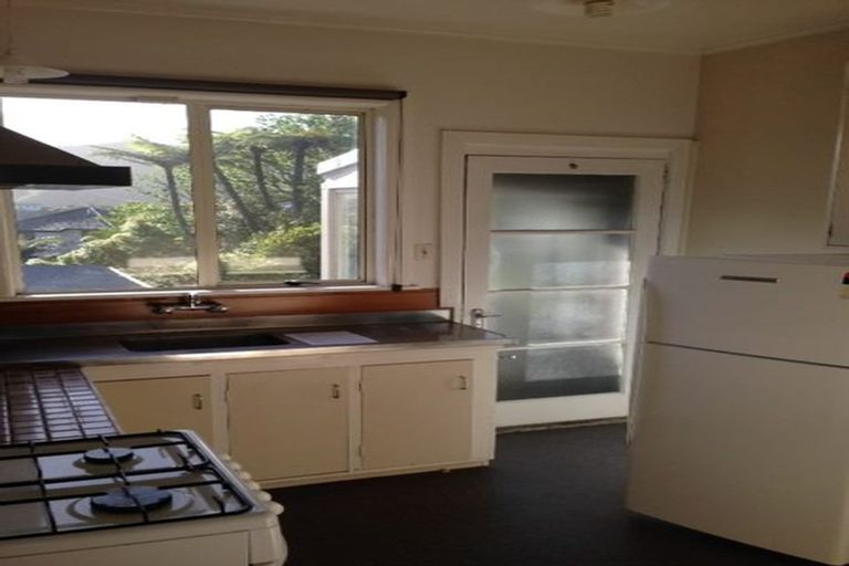 Photo of property in 140 The Ridgeway, Mornington, Wellington, 6021