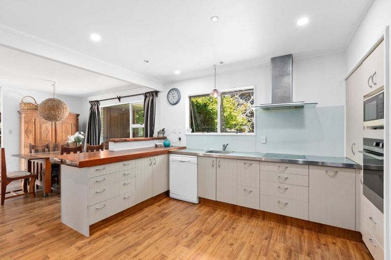 Photo of property in 1035 Kairakau Road, Kairakau, Havelock North, 4295