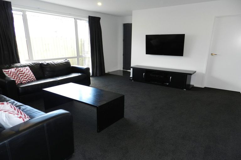 Photo of property in 92 Palmers Road, New Brighton, Christchurch, 8083