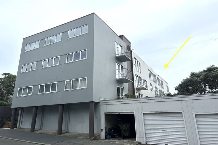 Photo of property in Kingsgate Flats, 10 Austin Street, Mount Victoria, Wellington, 6011