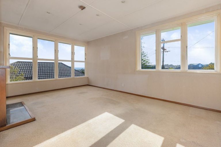 Photo of property in 20 Spur Grove, Titahi Bay, Porirua, 5022