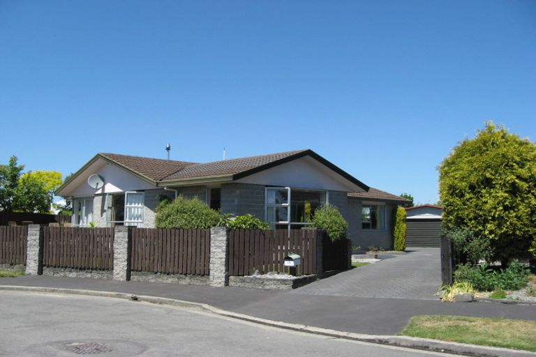 Photo of property in 46 Bellingham Place, Avonhead, Christchurch, 8042