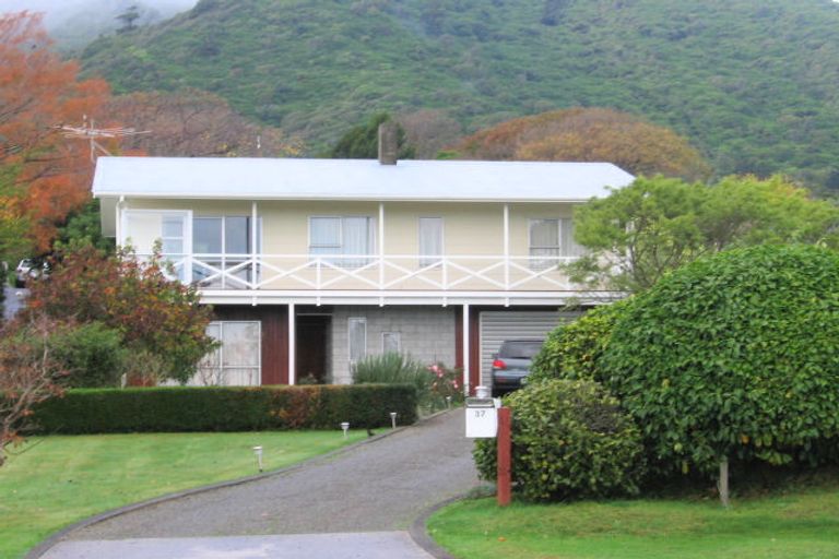 Photo of property in 37 Seddon Street, Waikanae, 5036