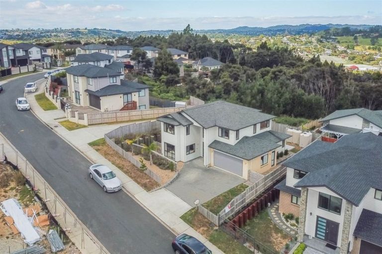 Photo of property in 116 San Valentino Drive, Henderson, Auckland, 0612