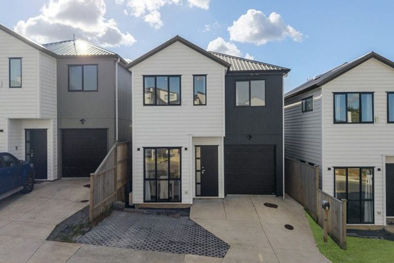 Photo of property in 8 Frontier Lane, Flat Bush, Auckland, 2019