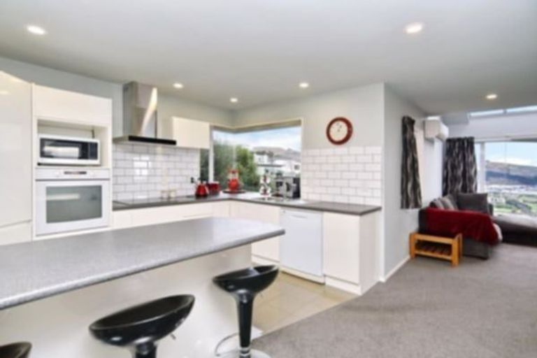 Photo of property in 102 Cannon Hill Crescent, Mount Pleasant, Christchurch, 8081