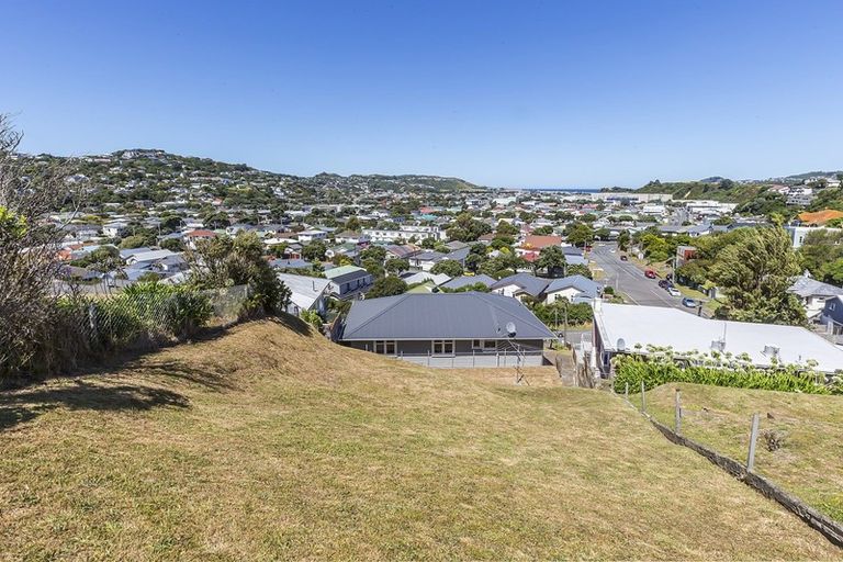 Photo of property in 117 Tauhinu Road, Miramar, Wellington, 6022