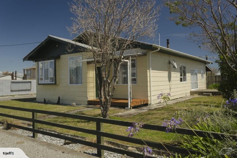 Photo of property in 20 Derby Street, Westport, 7825