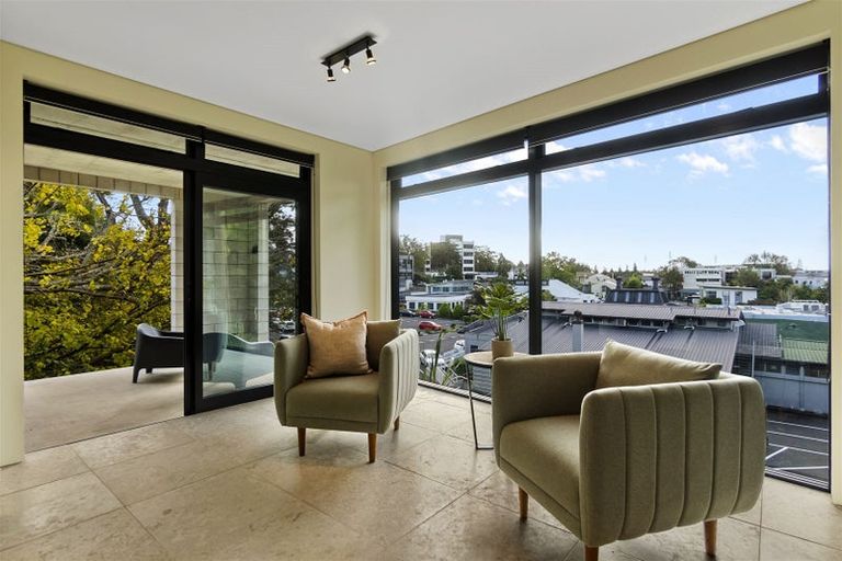 Photo of property in 30c Thackeray Street, Hamilton Lake, Hamilton, 3204