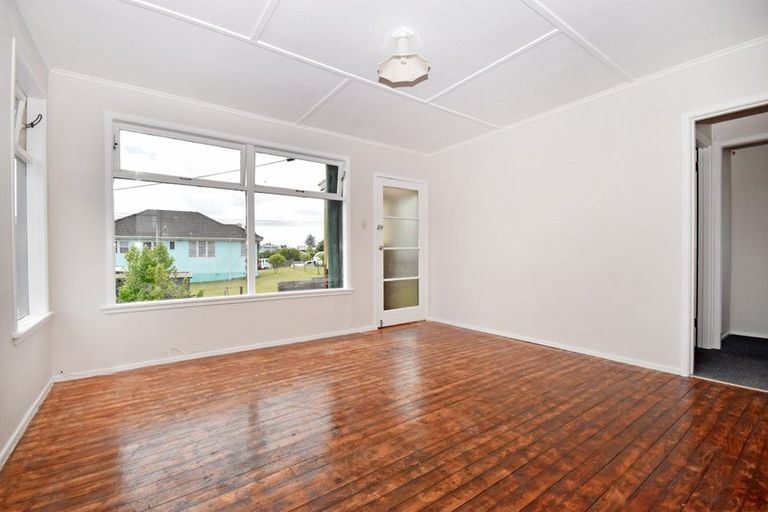 Photo of property in 1/22 Captain Scott Road, Glen Eden, Auckland, 0602