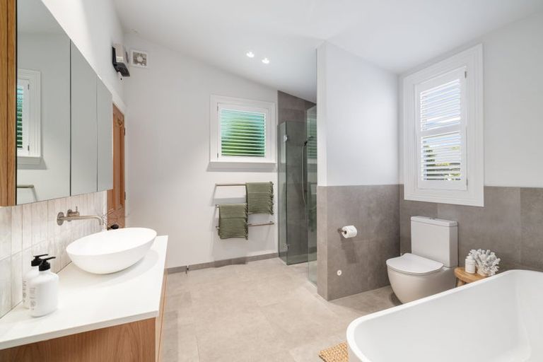 Photo of property in 54 Hawkesbury Avenue, St Albans, Christchurch, 8014