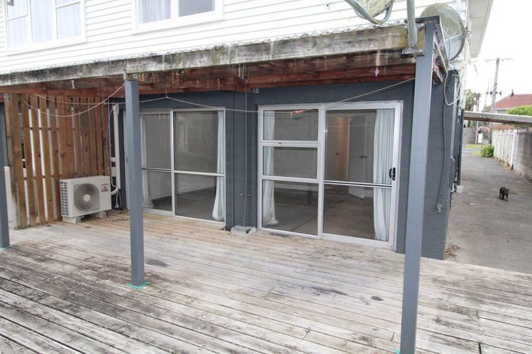 Photo of property in 25 Kamara Road, Glen Eden, Auckland, 0602