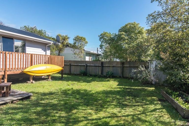Photo of property in 32 Hookway Grove, Paraparaumu, 5032