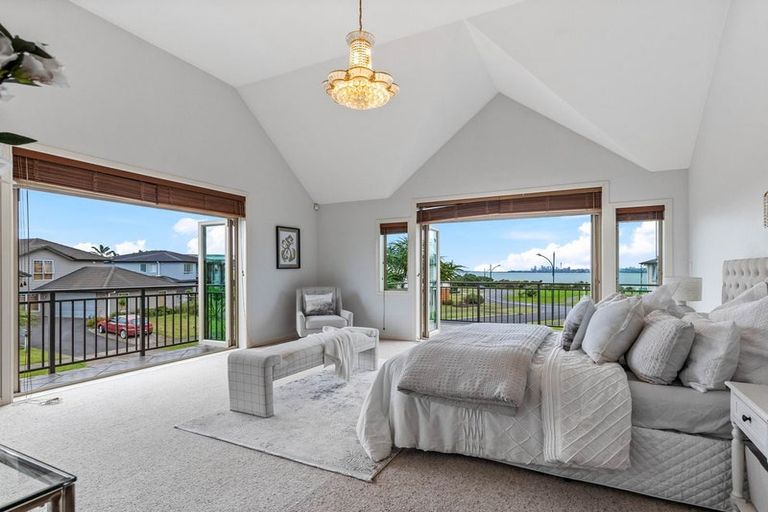 Photo of property in 30 Waikura Drive, Te Atatu Peninsula, Auckland, 0610