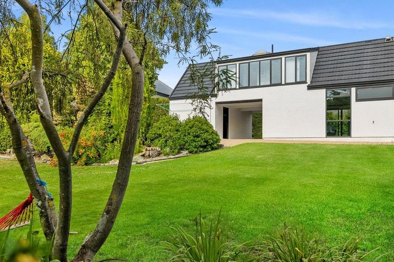 Photo of property in 19 Rimu Lane, Wanaka, 9305