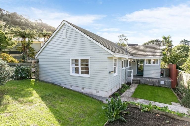 Photo of property in 13 Baroda Street, Khandallah, Wellington, 6035