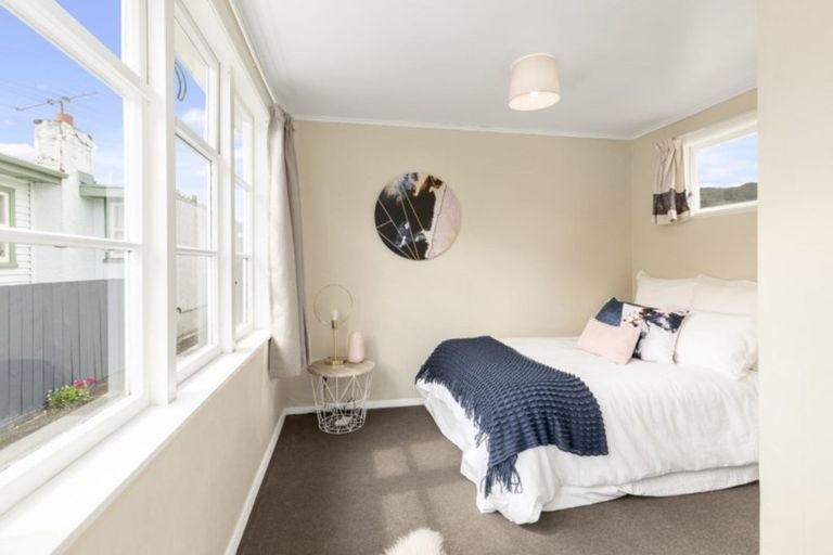Photo of property in 6 Durham Crescent, Fairfield, Lower Hutt, 5011