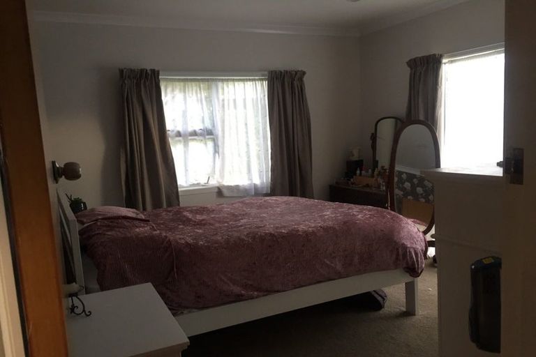 Photo of property in 14 Saxton Road, Upper Vogeltown, New Plymouth, 4310