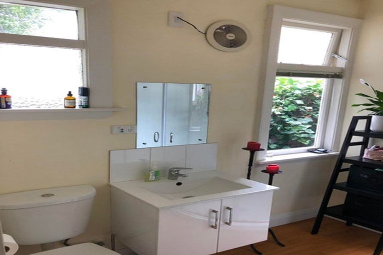 Photo of property in 24 Richmond Hill Road, Richmond Hill, Christchurch, 8081