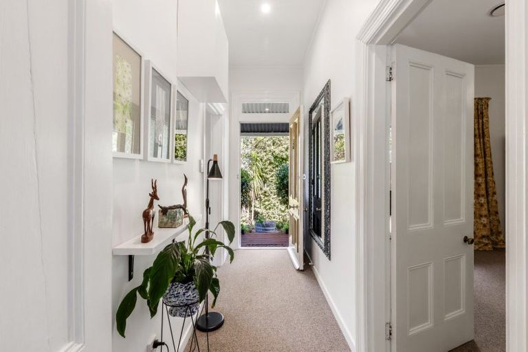 Photo of property in 58 Hampden Street, Picton, 7220