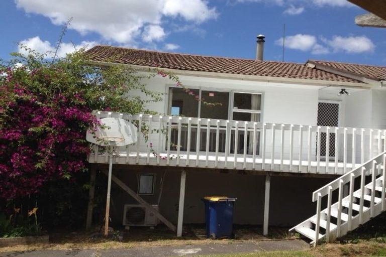 Photo of property in 4 Tacitus Place, Totara Vale, Auckland, 0629