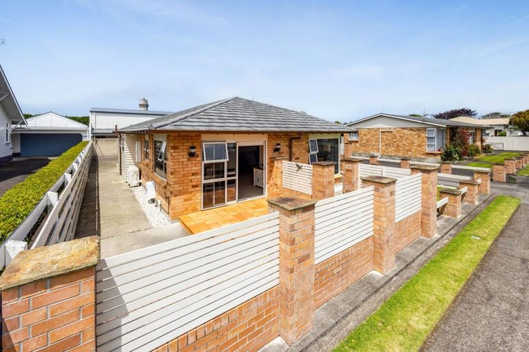 Photo of property in 11 Grey Street, Hawera, 4610