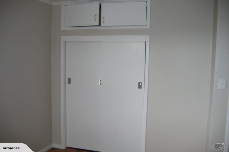 Photo of property in 65 Raleigh Road, Northcote, Auckland, 0627