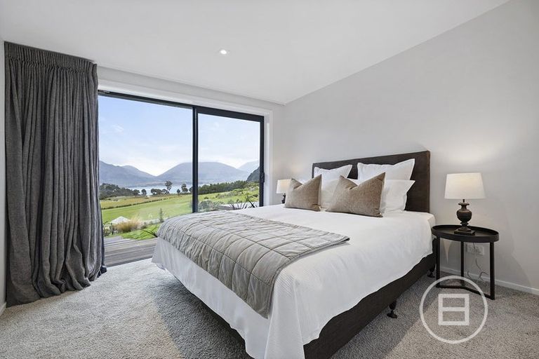 Photo of property in 18 Lookout Drive, Mount Creighton, Queenstown, 9371
