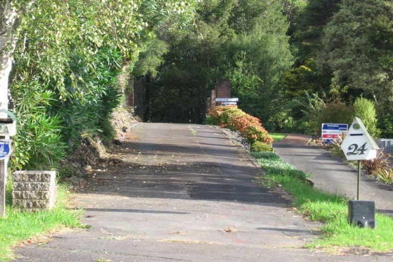 Photo of property in 24 Easter Parade, Glen Eden, Auckland, 0602