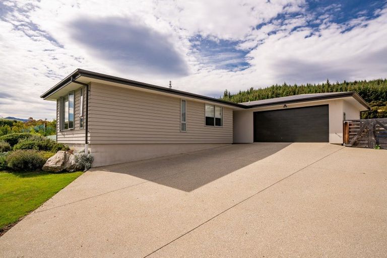 Photo of property in 3 Clearview Street, Wanaka, 9305