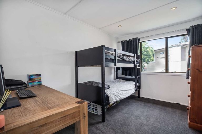 Photo of property in 37 Pomaria Road, Henderson, Auckland, 0610