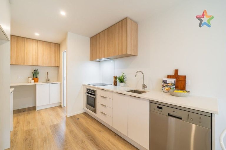 Photo of property in 3/240 Stokes Valley Road, Stokes Valley, Lower Hutt, 5019