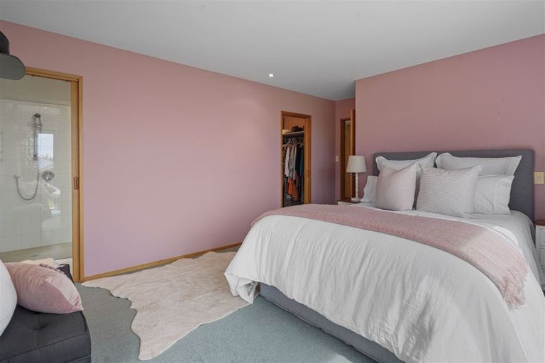 Photo of property in 262a Mount Pleasant Road, Mount Pleasant, Christchurch, 8081