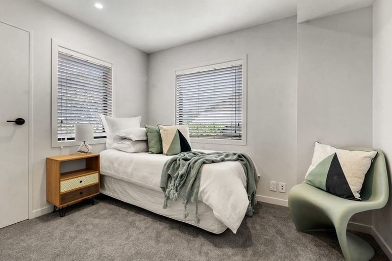 Photo of property in 4/20 Tui Glen Road, Birkenhead, Auckland, 0626