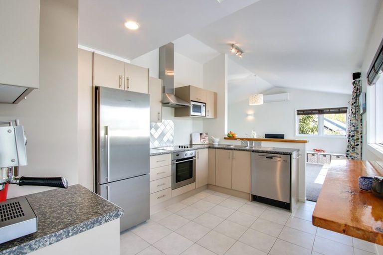 Photo of property in 23 Awarua Crescent, Havelock North, 4130