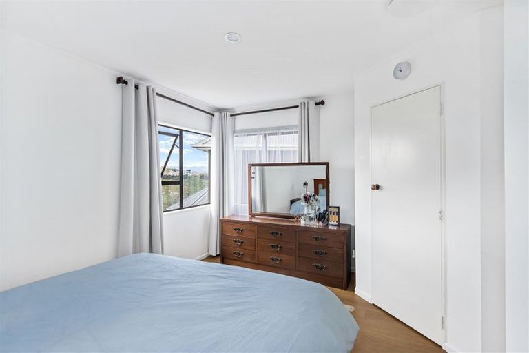 Photo of property in 1/32 Rajkot Terrace, Broadmeadows, Wellington, 6035