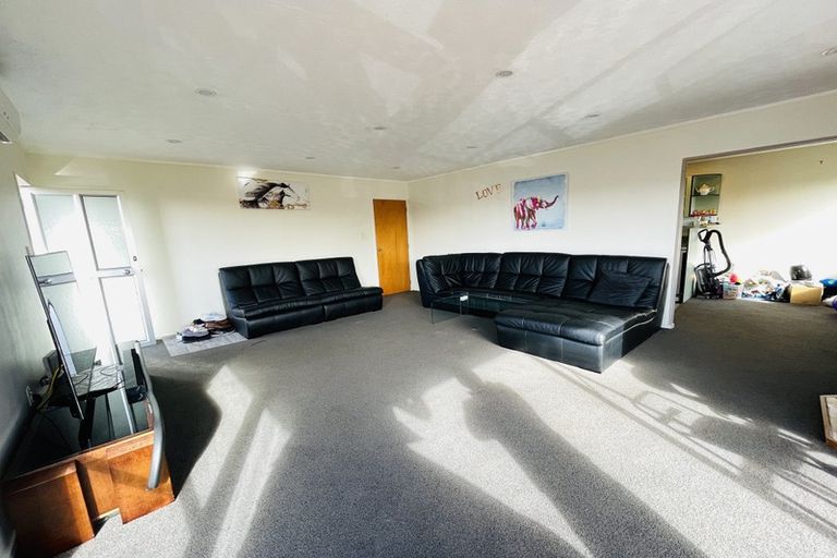 Photo of property in 1/21 Sunnyside Road, Sunnyvale, Auckland, 0612