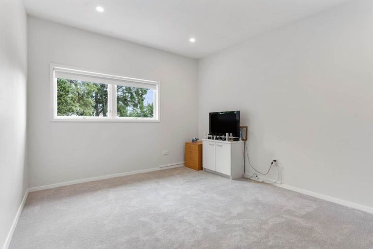 Photo of property in 24 Arcadia Crescent, Bayview, Auckland, 0629